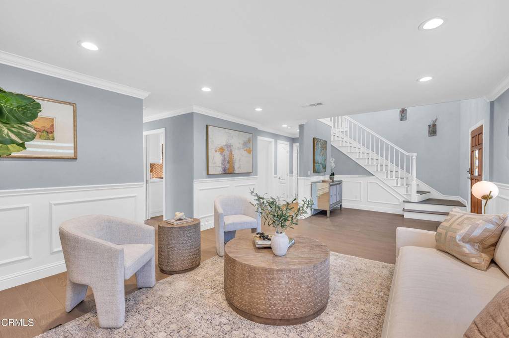 La Canada Flintridge, CA 91011,320 Starlane DR