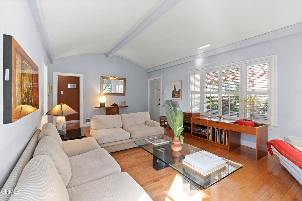 Los Angeles, CA 90039,2740 Auburn ST