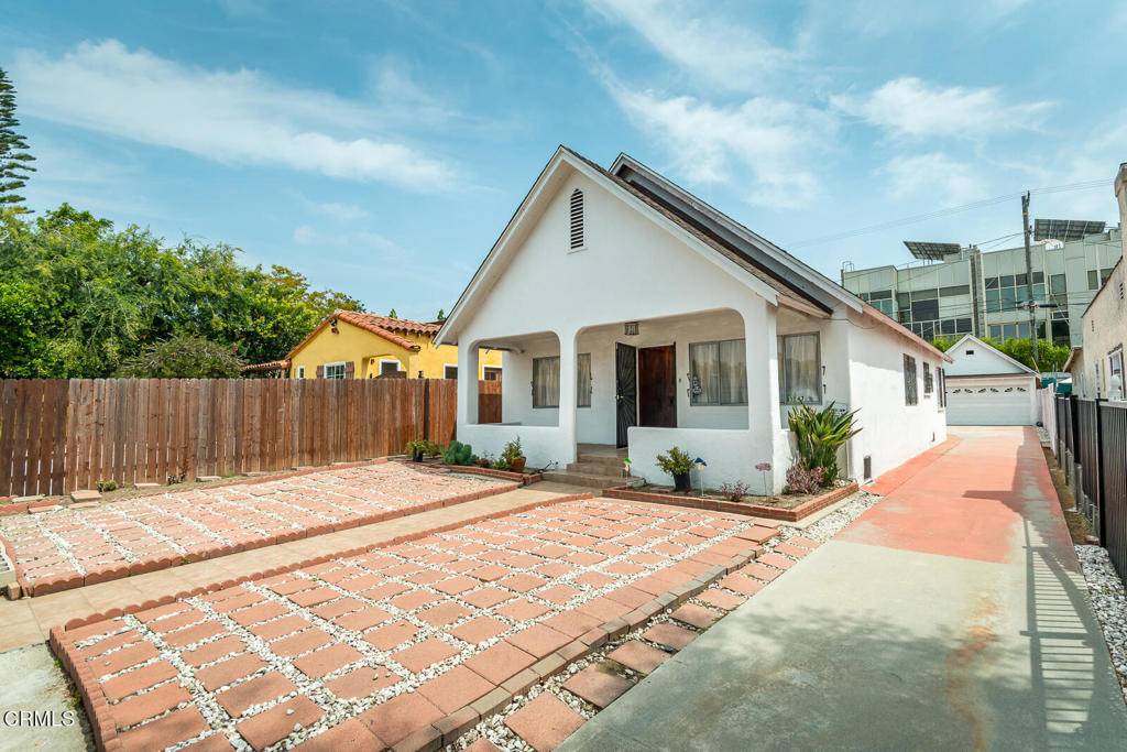 Los Angeles, CA 90039,3247 La Clede AVE