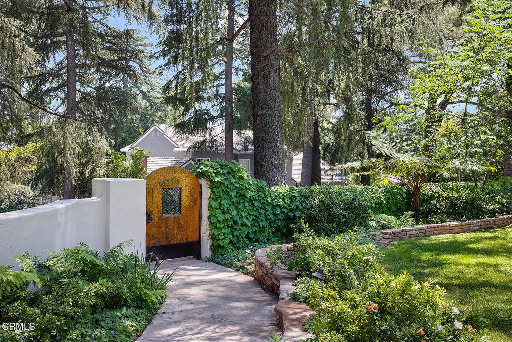 La Canada Flintridge, CA 91011,1711 Fairmount AVE