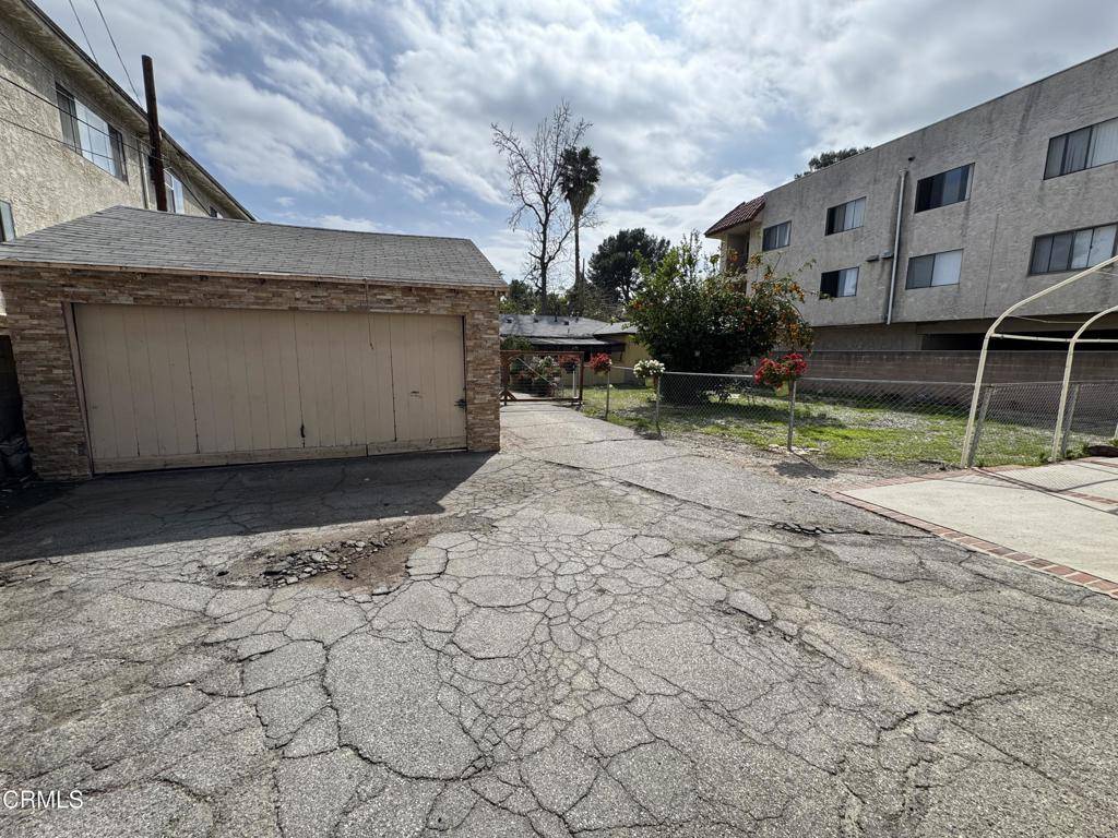 Van Nuys, CA 91406,15624 Vanowen ST
