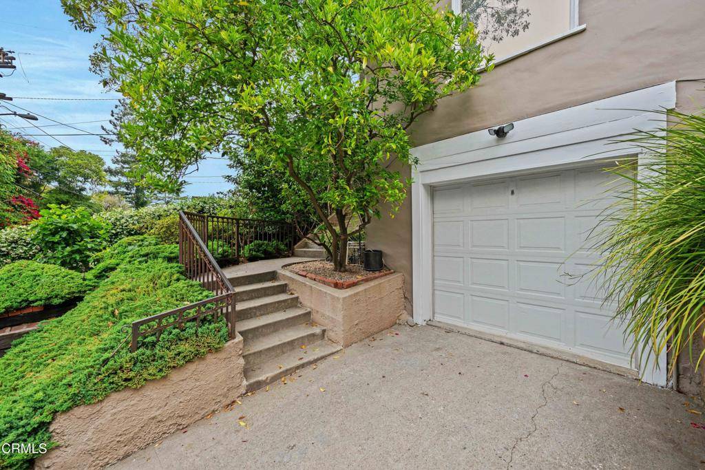 Los Angeles, CA 90046,2068 Stanley Hills DR
