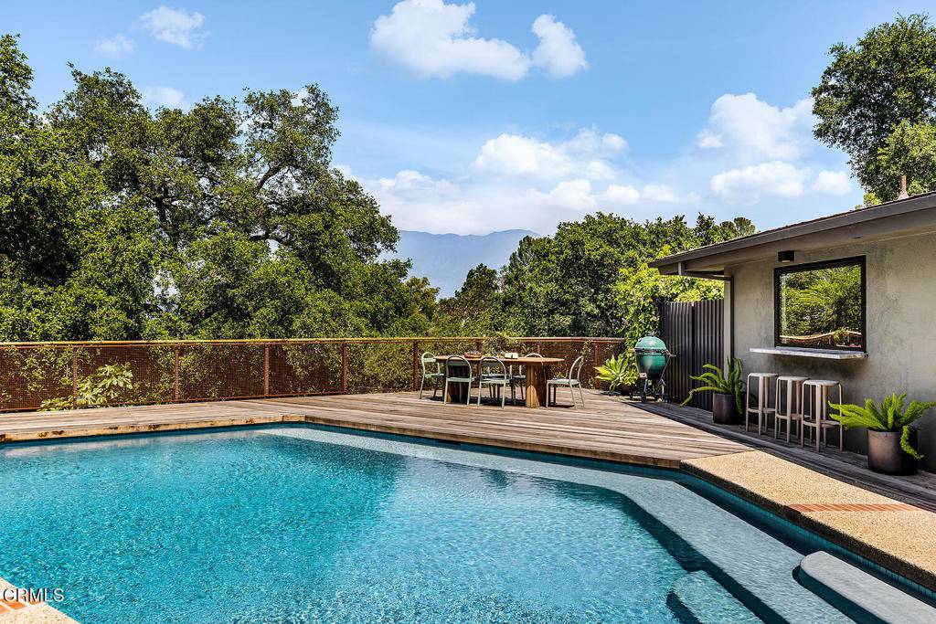La Canada Flintridge, CA 91011,808 Inverness DR