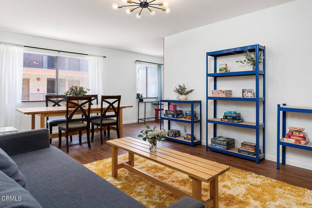 Glendale, CA 91203,377 W California Ave #18