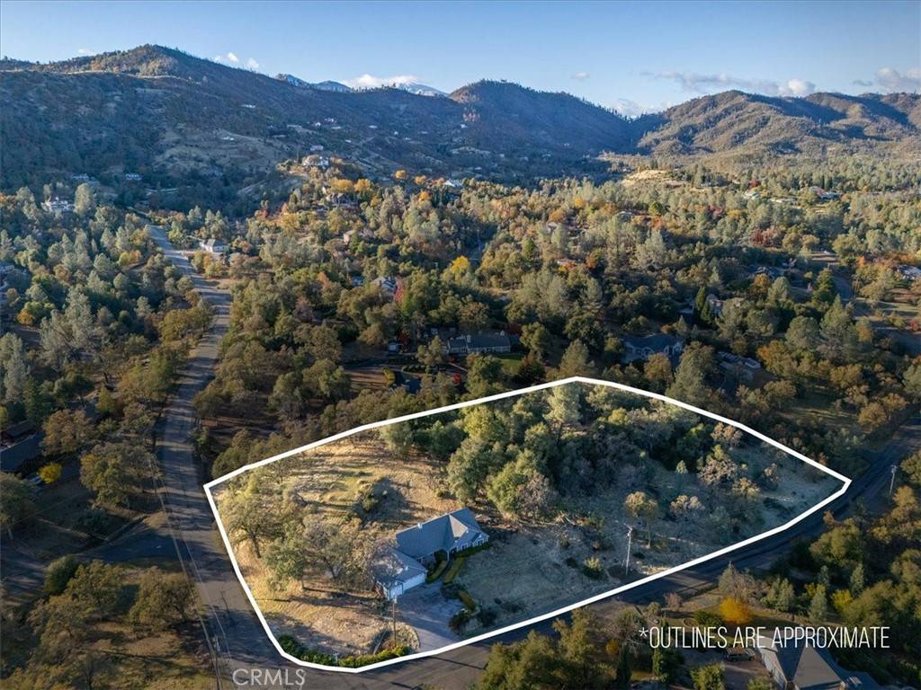 Redding, CA 96001,8957 Knobhill Cir