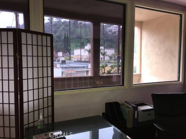 Studio City, CA 91604,12417 Ventura CT