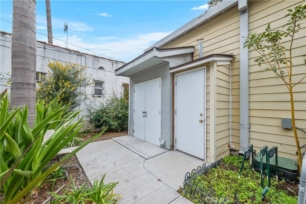 Los Angeles, CA 90028,5824 Harold WAY