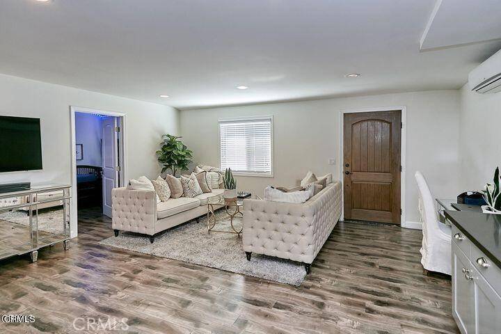 La Canada Flintridge, CA 91011,455 Richmond RD #B