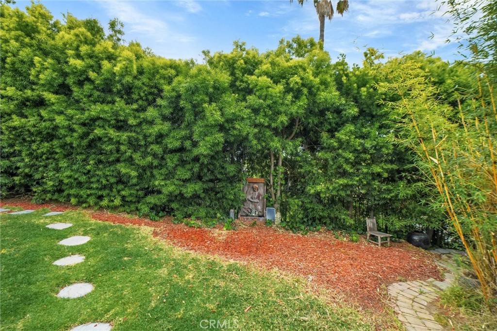 Santa Monica, CA 90405,2025 Navy ST