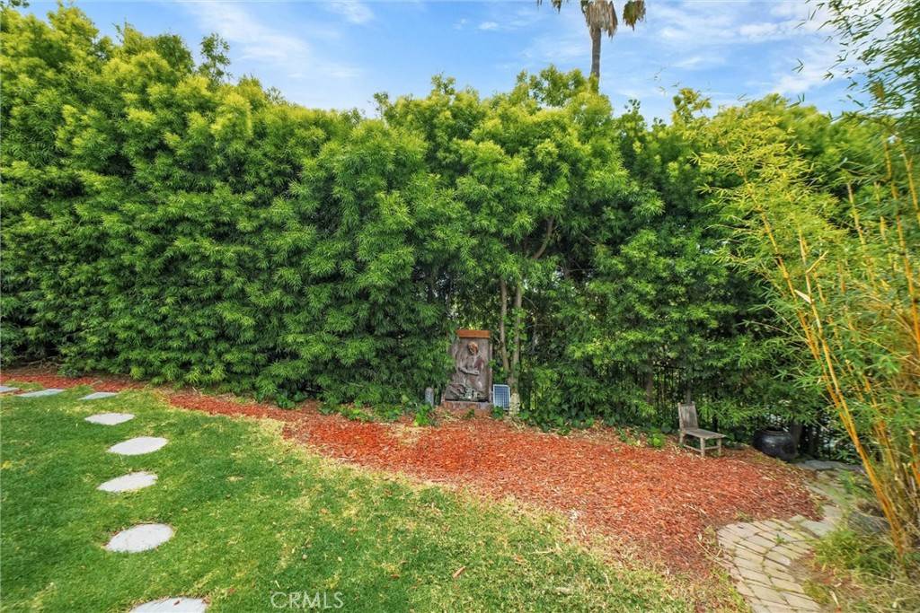 Santa Monica, CA 90405,2025 Navy ST
