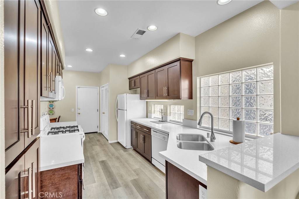1212 Date Palm DR Carson, CA 90746