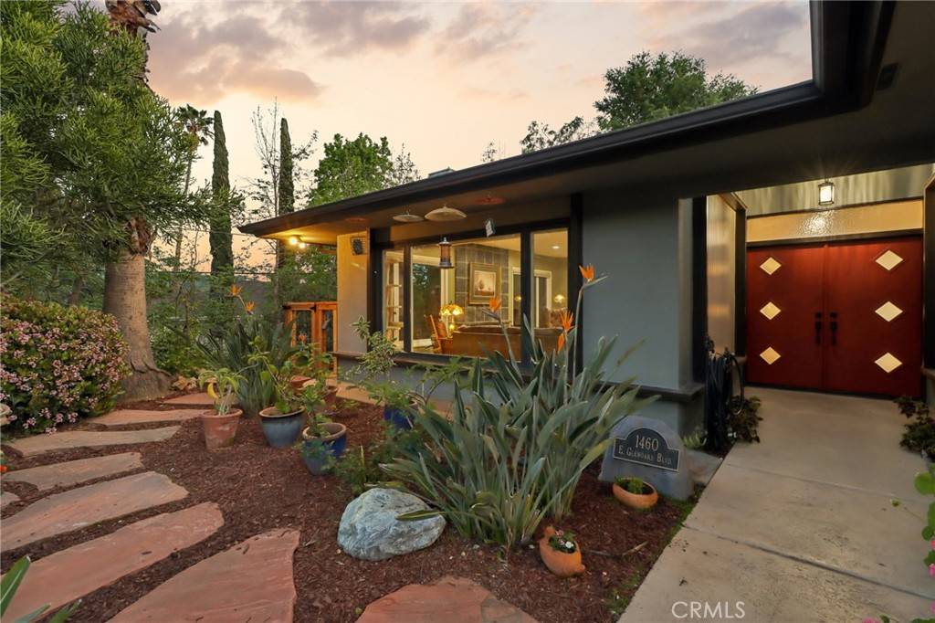 Glendale, CA 91206,1460 E Glenoaks BLVD