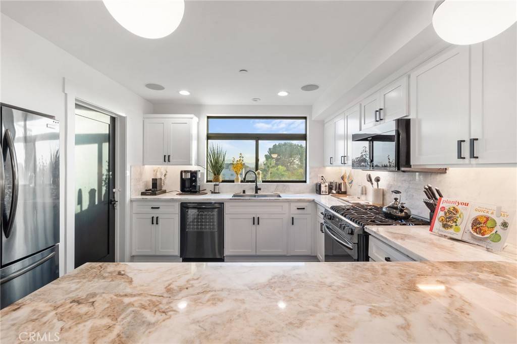 North Hollywood, CA 91606,11324 W Raitt LN