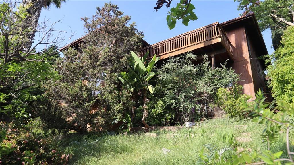Los Angeles, CA 90065,3872 Sunbeam DR