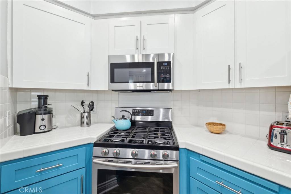 Van Nuys, CA 91411,14914 Hamlin ST #104