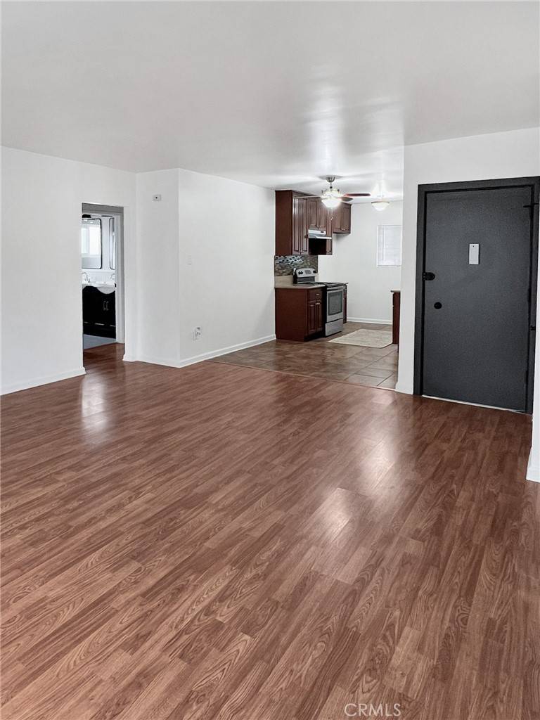 Valley Glen, CA 91401,5620 Woodman #9