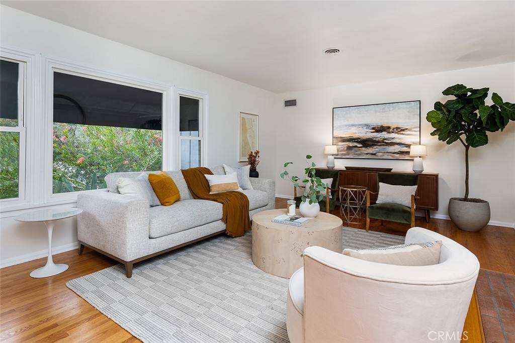 La Canada Flintridge, CA 91011,435 Paulette PL