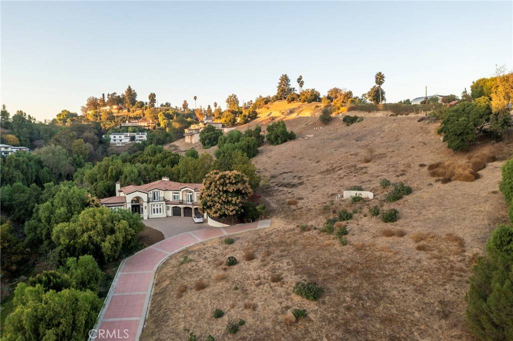 La Habra Heights, CA 90631,805 West RD