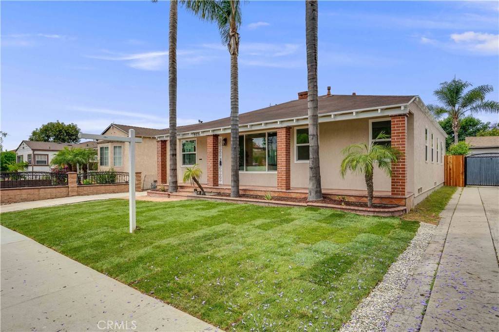 South Gate, CA 90280,9331 Hunt AVE