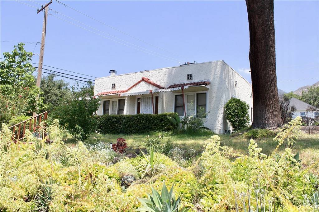 Altadena, CA 91001,907 E Poppyfields DR E