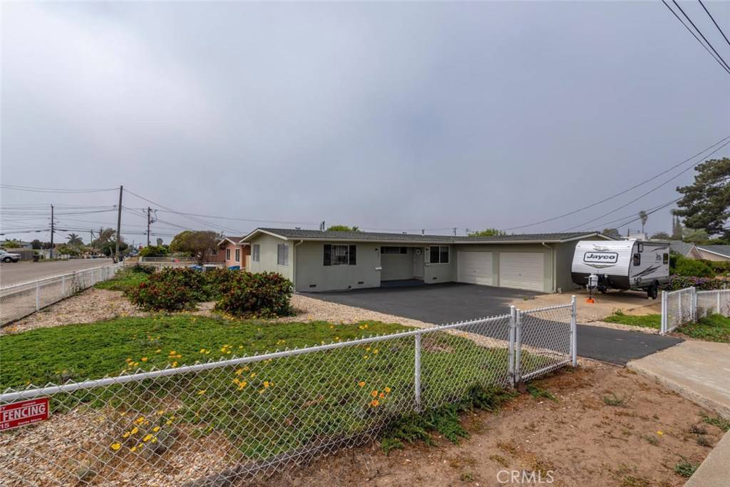 Grover Beach, CA 93433,592 -592 1/2 S 9th ST