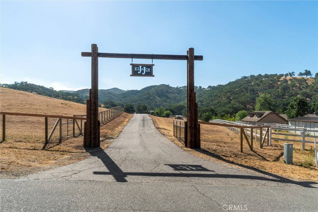 Paso Robles, CA 93446,9530 Reservoir RD