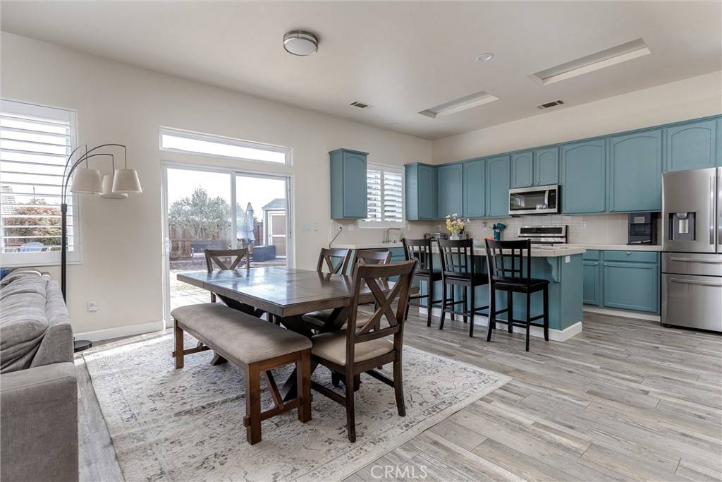 Paso Robles, CA 93446,799 Angus ST
