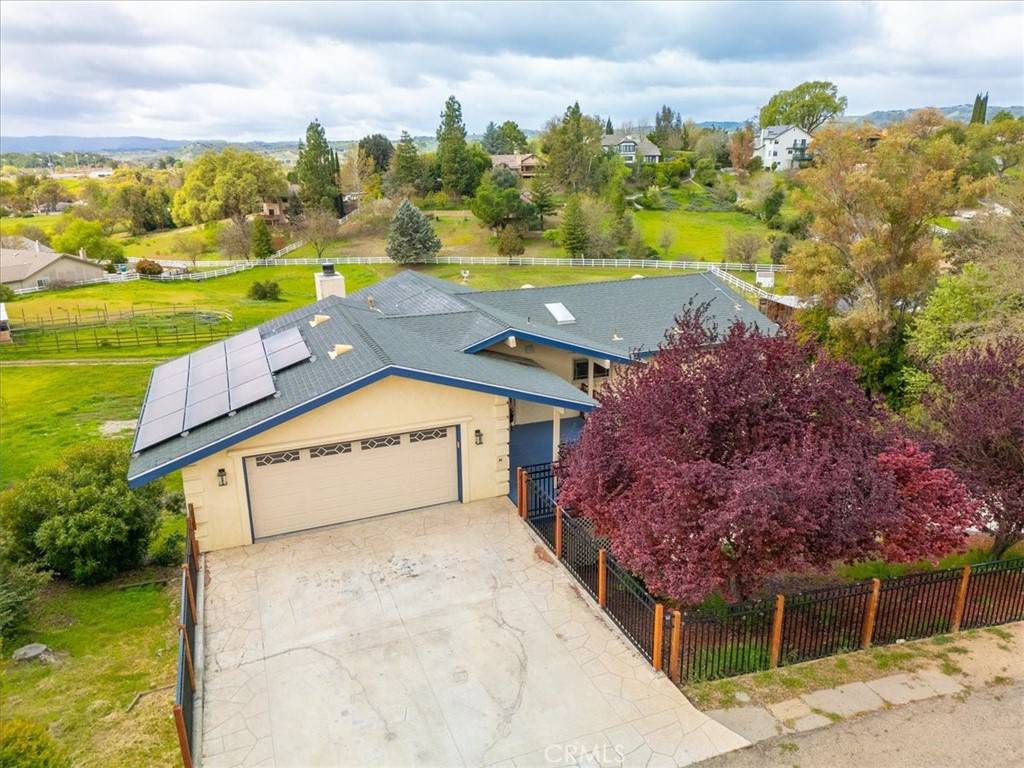 Paso Robles, CA 93446,1042 Vista Grande ST