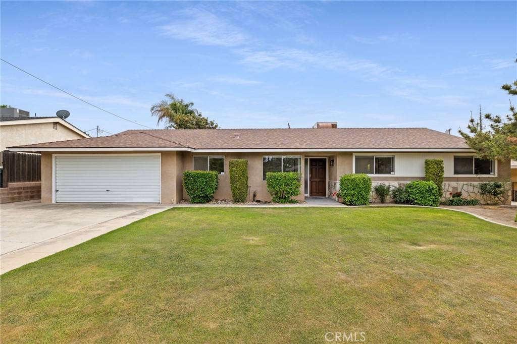 Bakersfield, CA 93306,3325 Crest DR