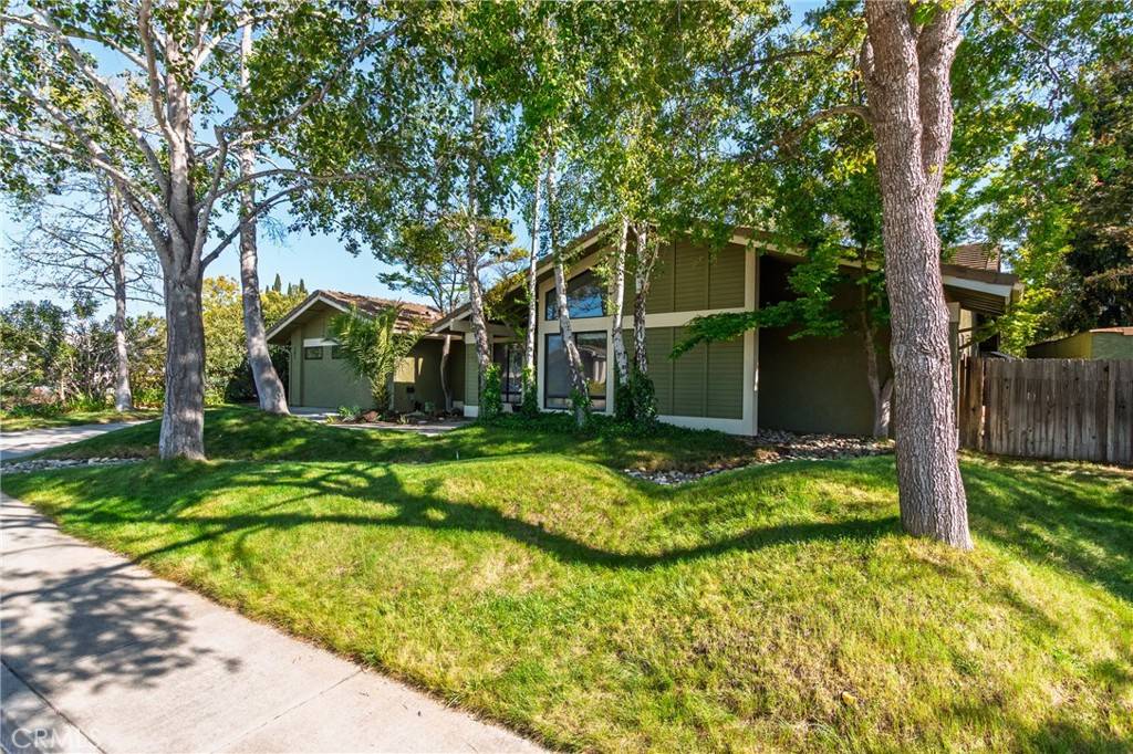 Santa Maria, CA 93455,1572 Rhinestone CT