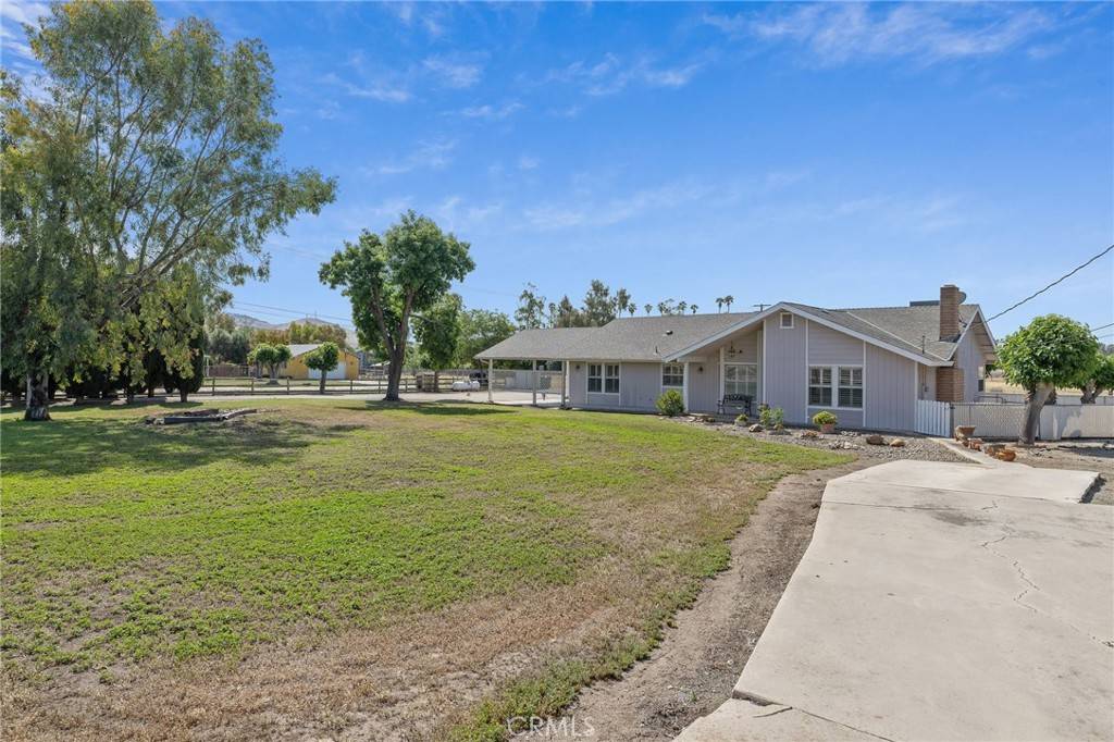 Porterville, CA 93257,141 W Reid AVE