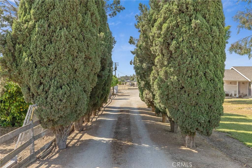 Porterville, CA 93257,141 W Reid AVE