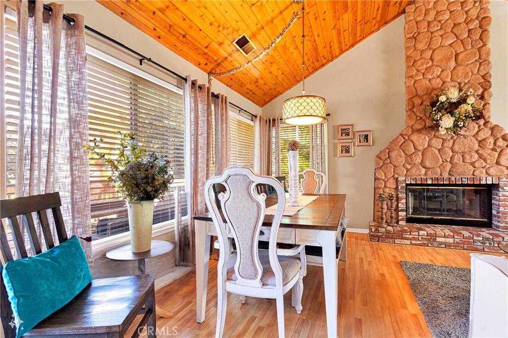 678 Buckingham SQ Lake Arrowhead, CA 92352