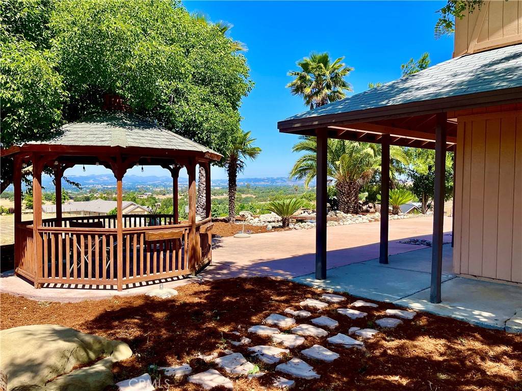 Templeton, CA 93465,3660 E. HWY. 41