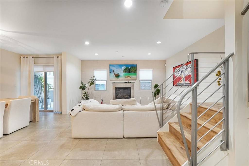 Studio City, CA 91604,11023 Fruitland DR #104