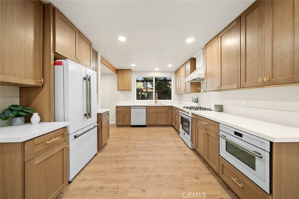 El Cajon, CA 92020,639 Live Oak DR