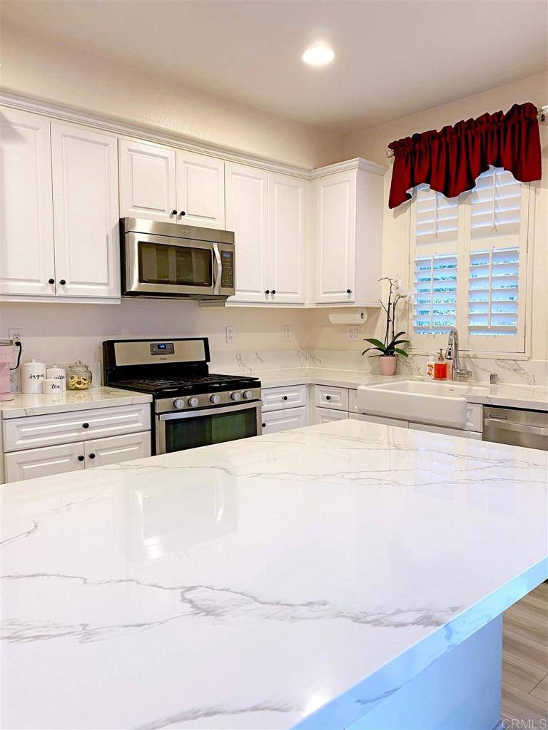 Chula Vista, CA 91913,1884 Aquamarine Ct #6