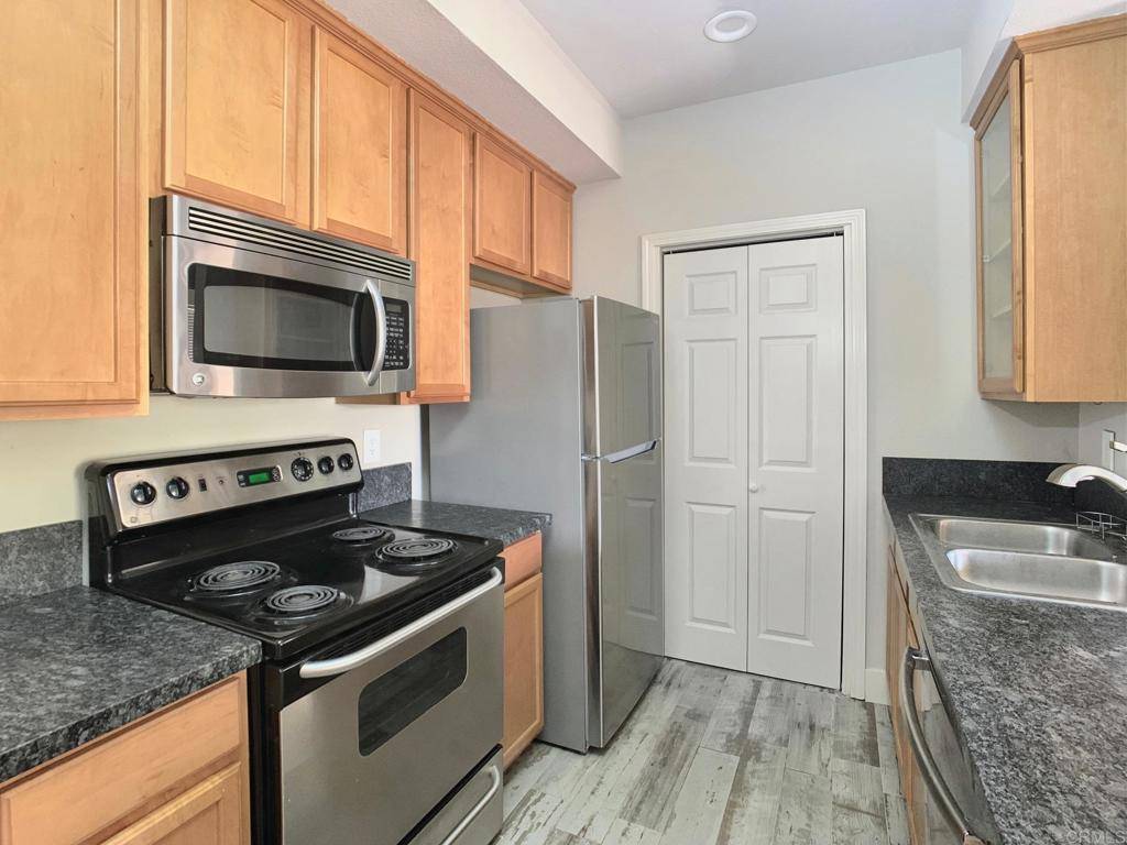 Canyon Areas, CA 92507,375 Central Ave #19