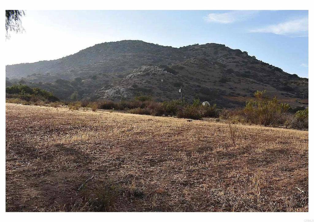 El Cajon, CA 92019,14720 Quail Haven LN