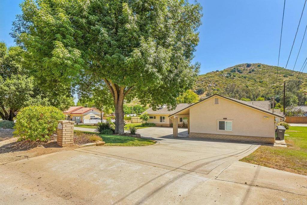 Lakeside, CA 92040,10716 Oak Creek Dr