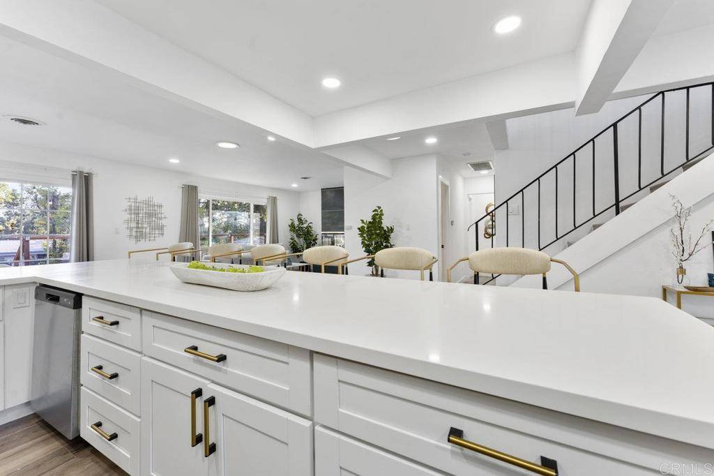 La Mesa, CA 91941,4404 Vista Way