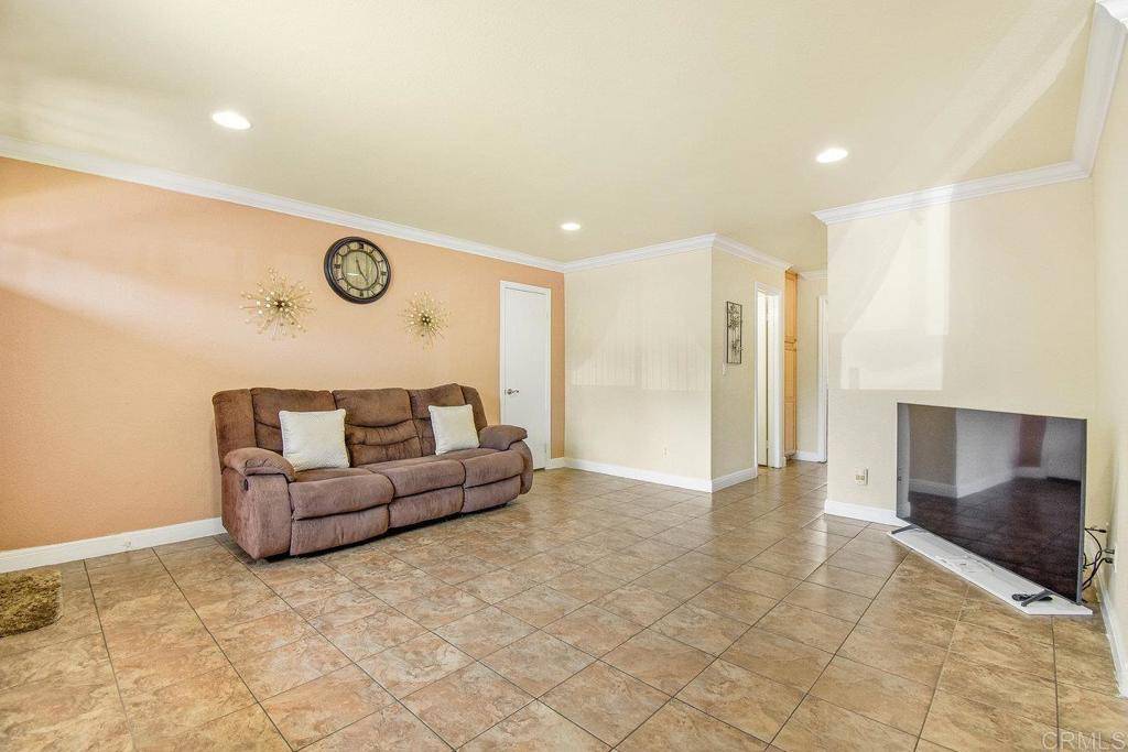 El Cajon, CA 92021,390 N 1St ST #23