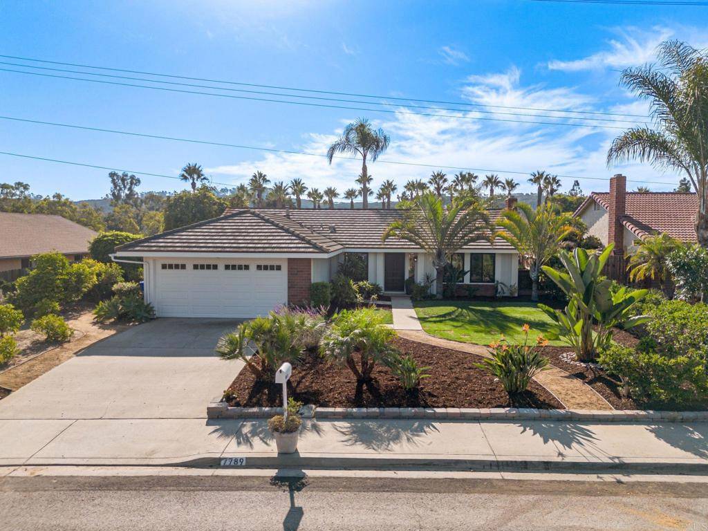 Carlsbad, CA 92009,7789 Falda PL