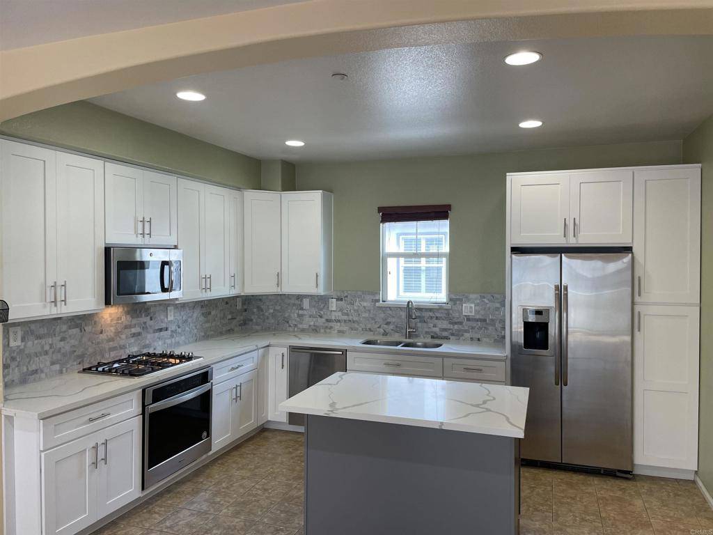 Chula Vista, CA 91915,2152 Cherry Blossom Ct #206