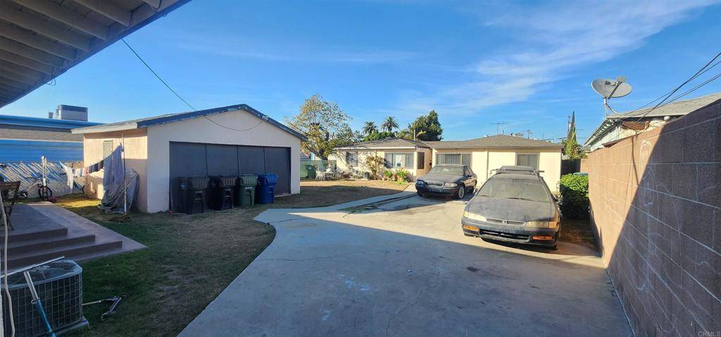 Inglewood, CA 90303,3703 W 105th ST