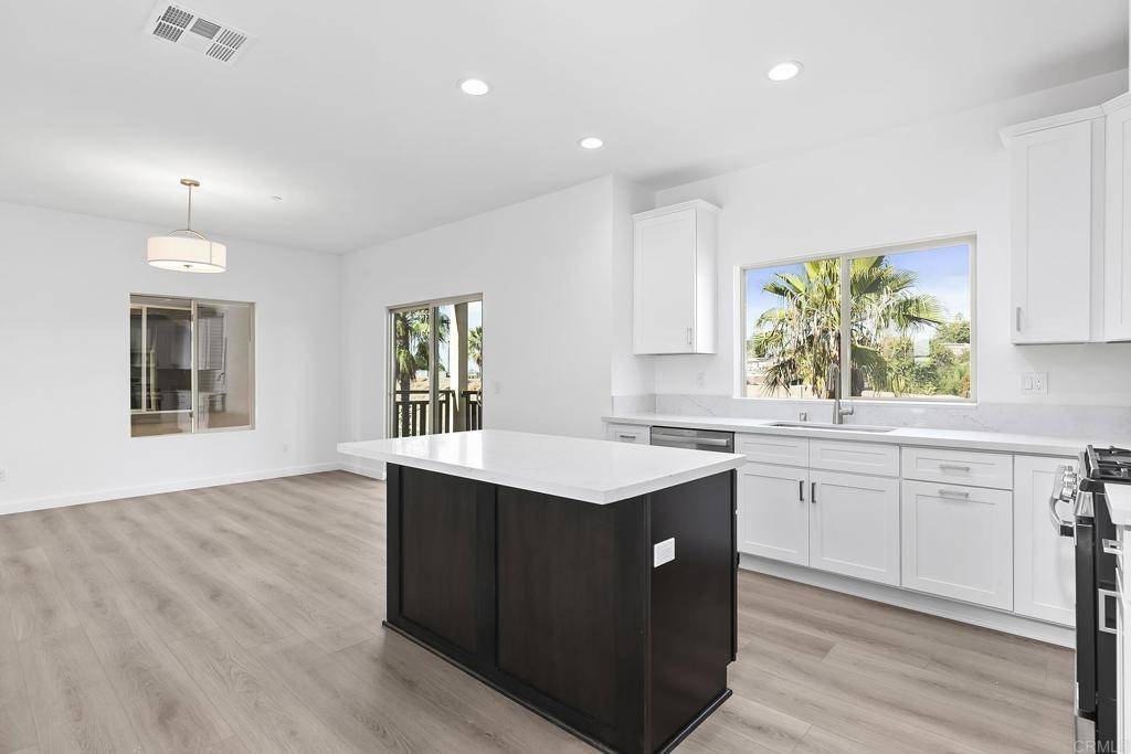 8588 Vista Azul Pl Lemon Grove, CA 91945