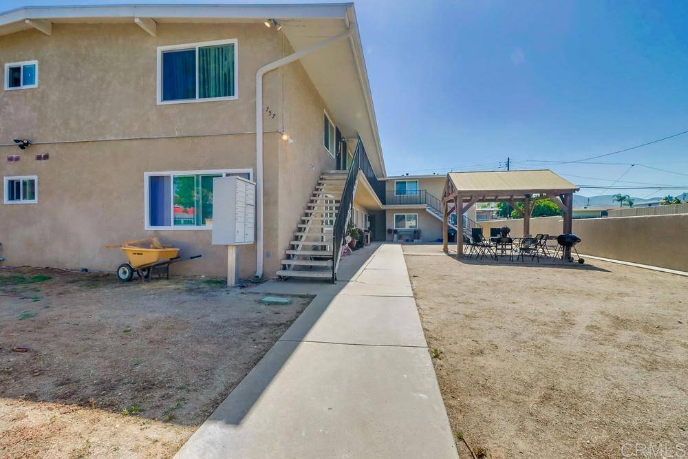 Spring Valley, CA 91977,757 Grand AVE