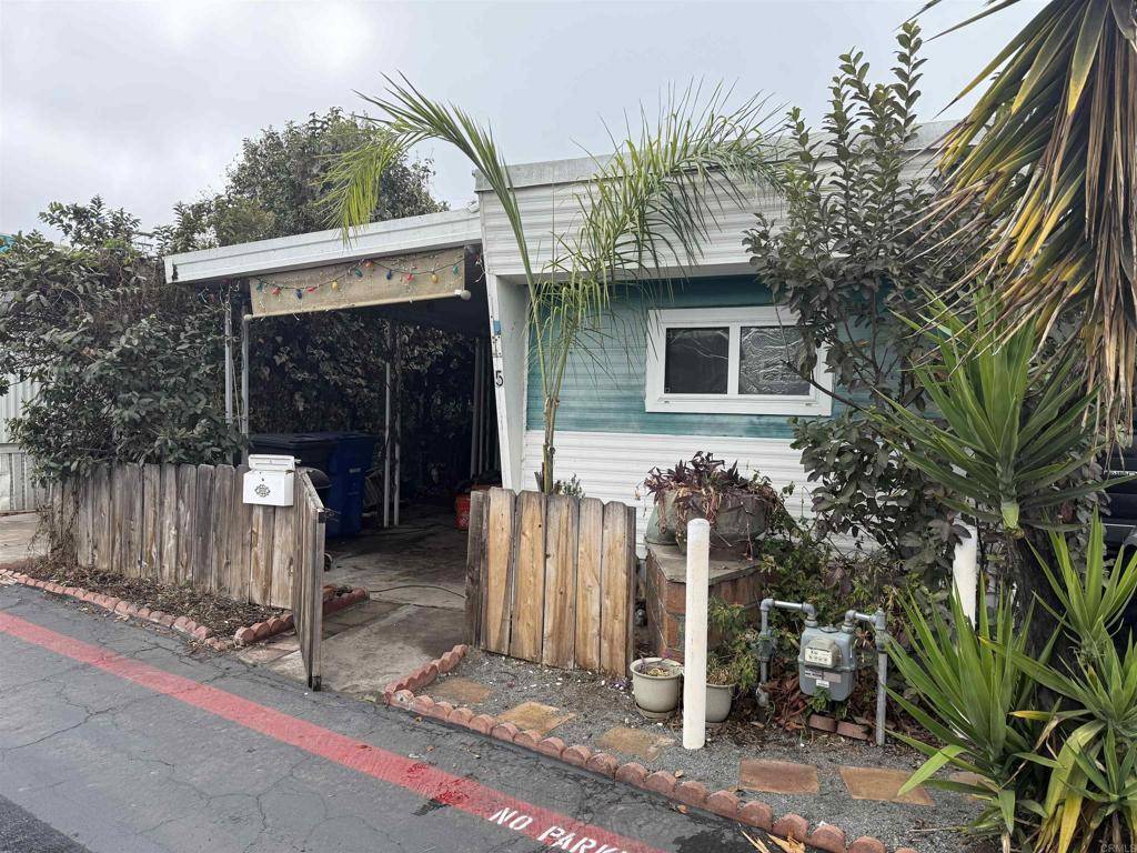El Cajon, CA 92021,1345 E Madison #5