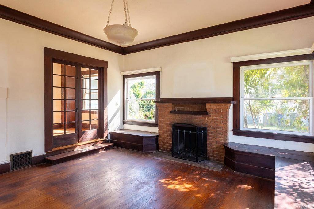 Coronado, CA 92118,600 1St ST