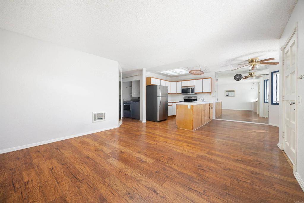 Lakeside, CA 92040,12616 Lakeshore Dr #40